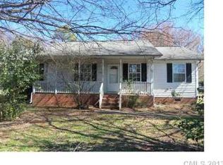 9829 Packard St, Charlotte, NC 28273