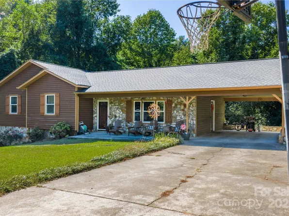 3399 Harvard Pl, Hudson, NC 28638