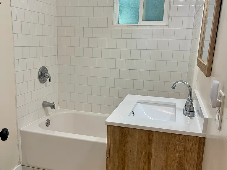 125 S Poli St — Photo 5