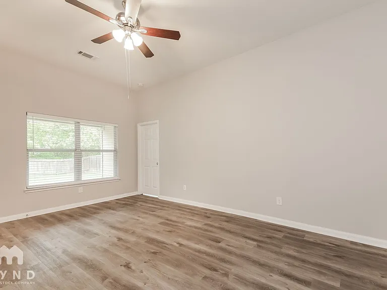 1014 Cottonwood Trl — Photo 4