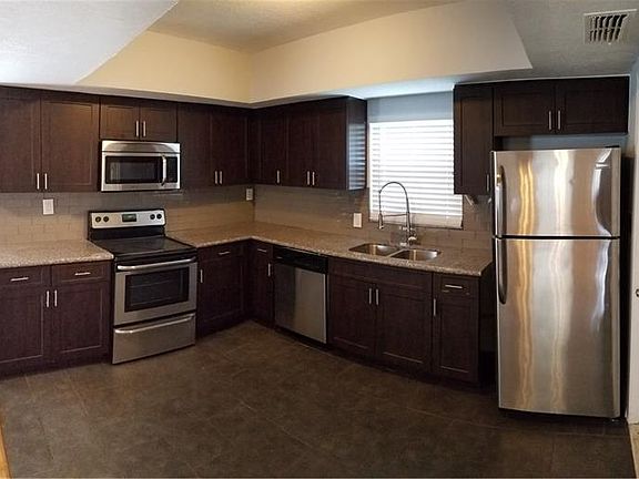 4th image of 410 E Forest Ave
