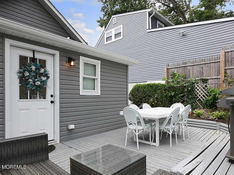 210 Linden Ave — Photo 20