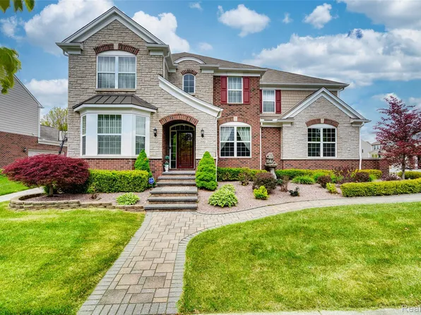 2042 Town Center Rd, Canton, MI 48188