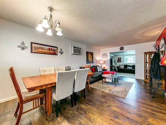3rd image of 370 Wright Ave