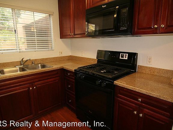 4th image of 5510 Owensmouth Ave APT 231