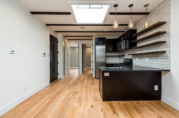 Rented by Nooklyn NYC LLC | media 69