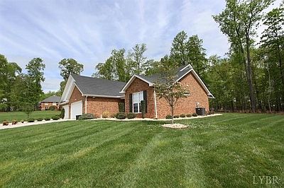 3rd image of 1164 Doulton Cir