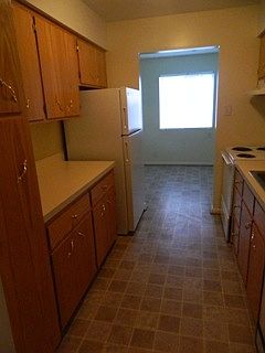 4th image of 1220 Moseley Dr APT 21