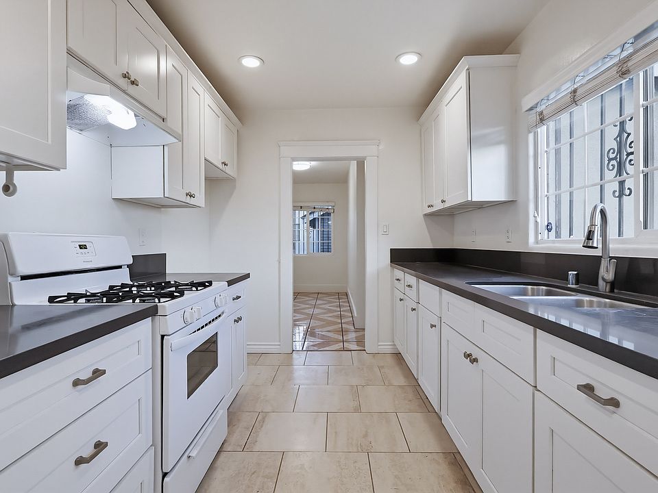 1st image of 2227 Lime Ave #2227
