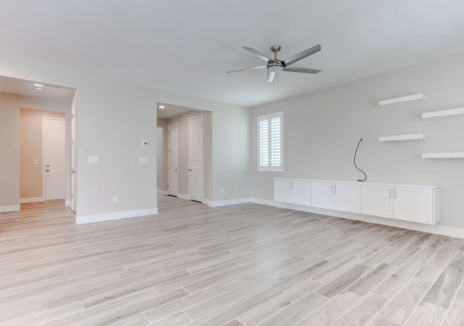 Stunning 4-Bedroom + Loft Home with Modern Upgrades in a Highly Desirable Neighborhood — Photo 4