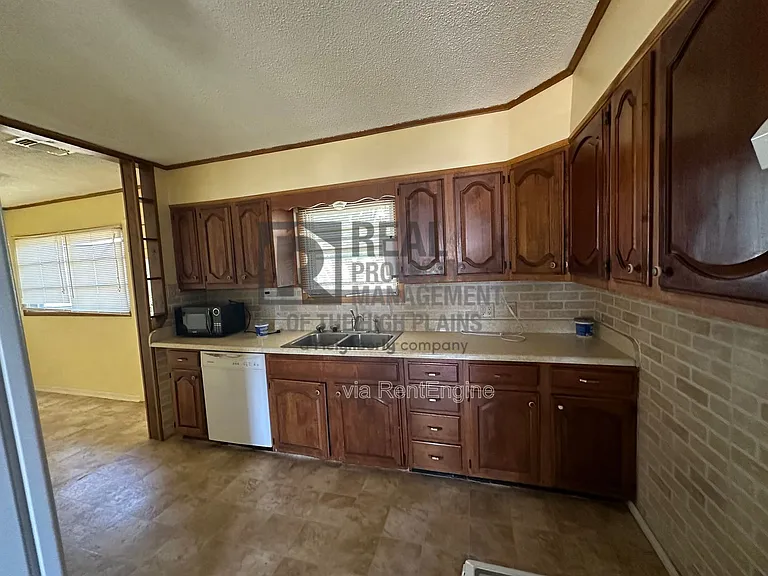 1502 Franklin Ave — Photo 6