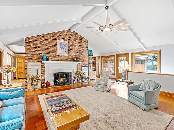 3rd image of 191 Dale Dr