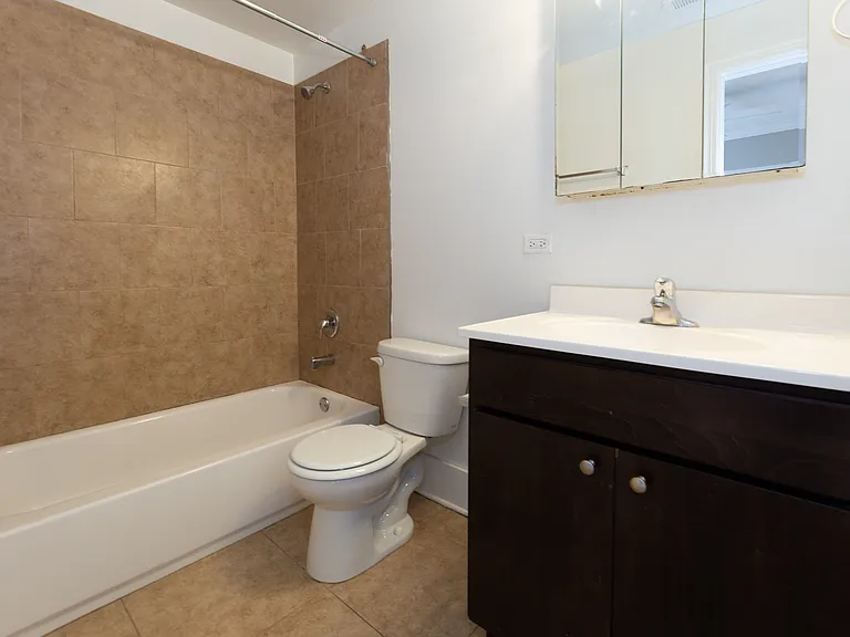 6701 N. Glenwood — Photo 24