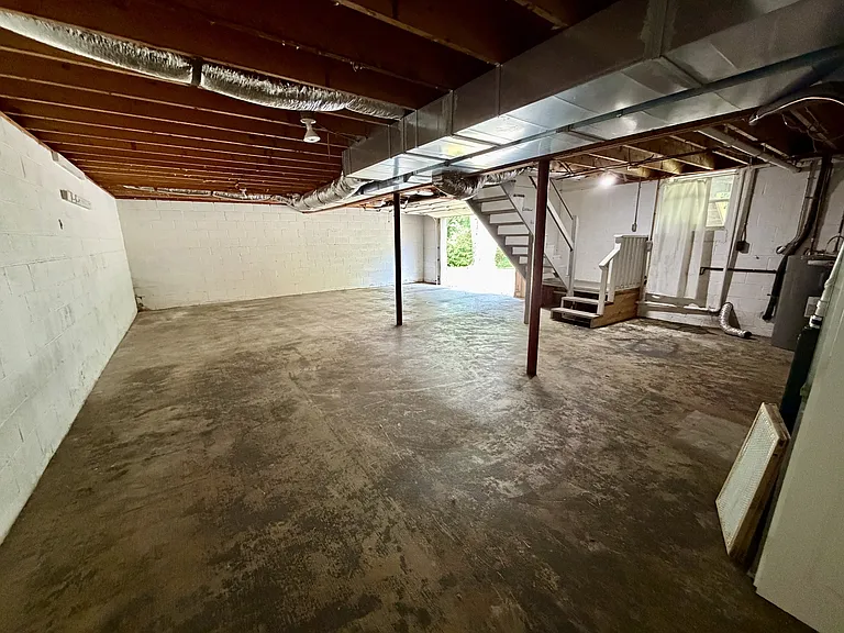 111 Beecher St — Photo 7