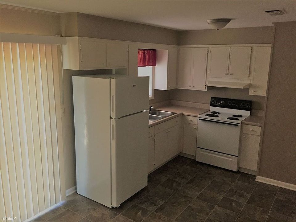 2nd image of 2533 Kensington Dr E