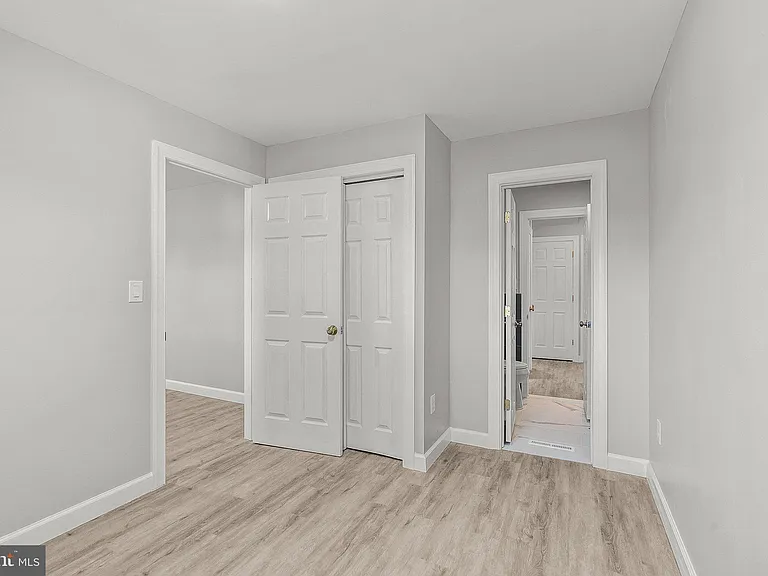 12 Holbrook Ln — Photo 13