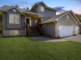 1774 Meadow Ln, Centerville, MN 55038