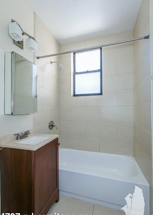 1st image of 4737 N Hermitage Ave #624