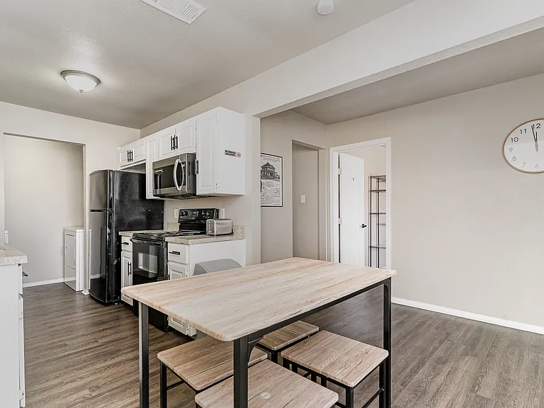 6325 Granbury Rd — Photo 5