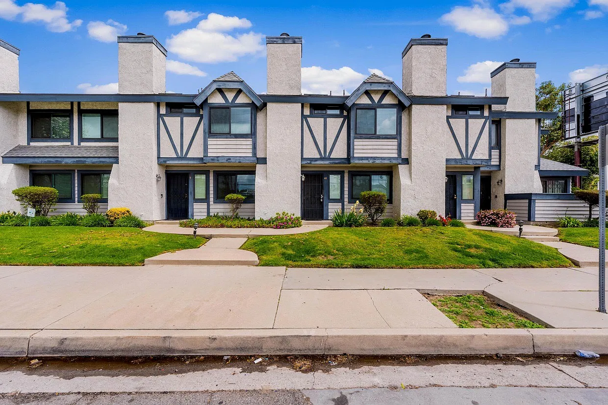 3 bed, 1287 sqft, $3,545 — Photo 1