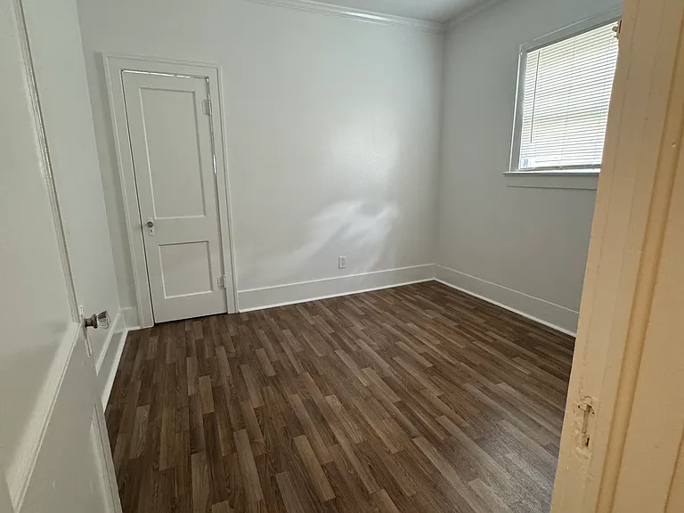 115 W Shaw St — Photo 14
