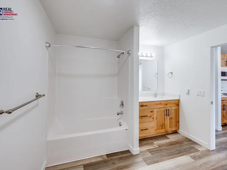 106 Briscoe Rd — Photo 8