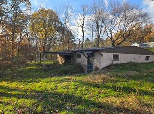 1015 Kiester Rd, Slippery Rock, PA 16057