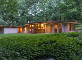 24 Skylark Ln, Weston, CT 06883