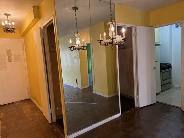 301 East 62nd Street image 16 of 22