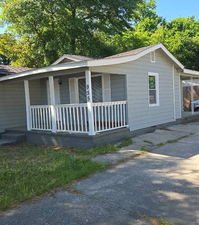 955 Putnam St #2
