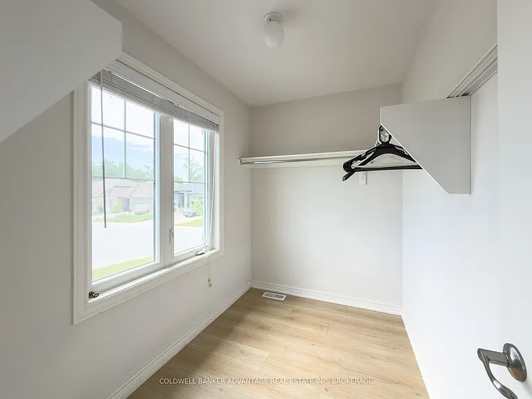 218 Heron St — Photo 14