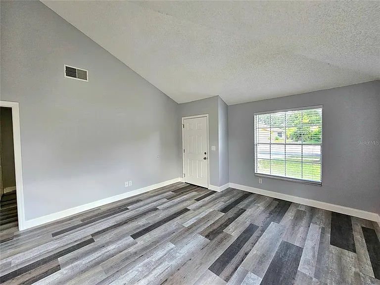 2668 Megan Ct — Photo 9