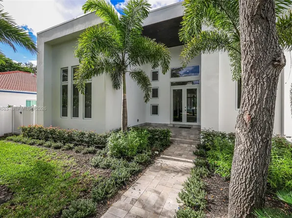 11780 NE 8th Ave, Biscayne Park, FL 33161