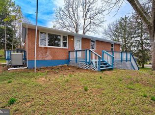 19317 Longmeadow Rd, Hagerstown, MD 21742