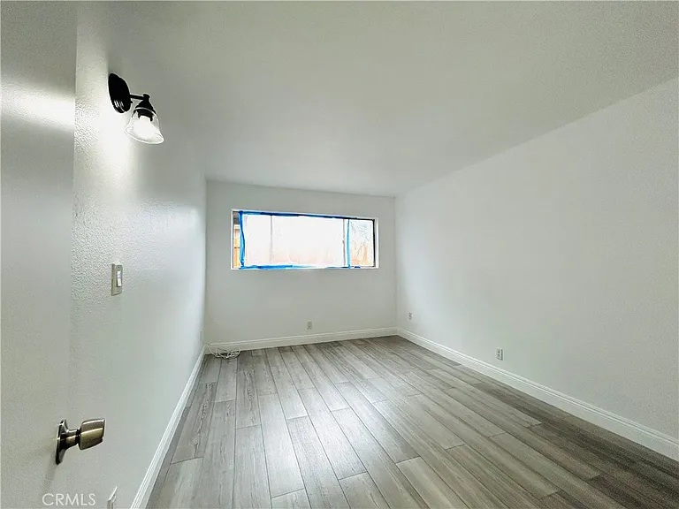 857 N Vineyard Ave #B — Photo 14