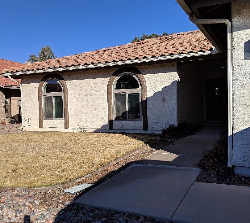 2nd image of 10946 E Chestnut Dr