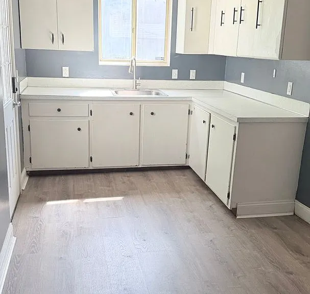 291 N Liberty St — Photo 2