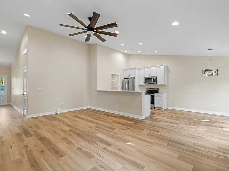 1562 Lincoln Ave — Photo 20