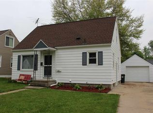 1146 E Mitchell Ave, Waterloo, IA 50702