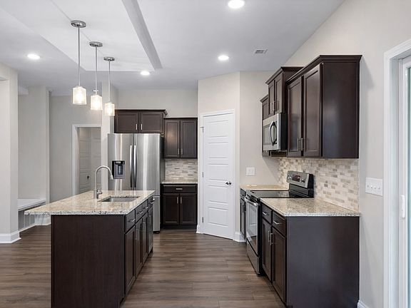 5th image of 2417 Bucklin Dr