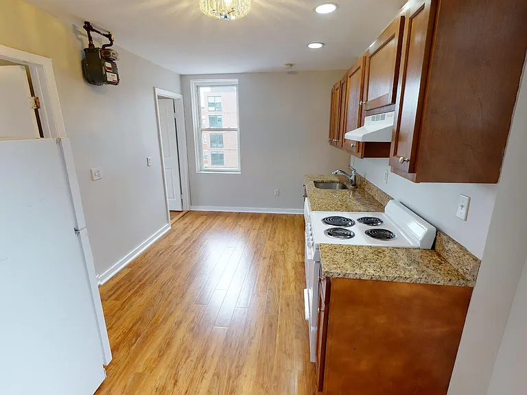 224 Hanover St #15 — Photo 3