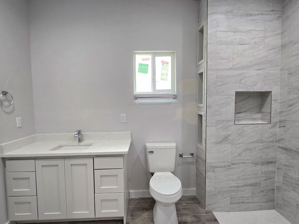 laredo-texas-447524060 picture