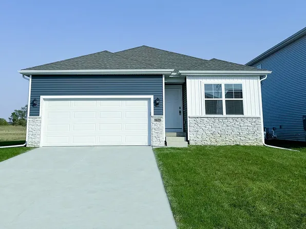 5635 152nd St, Grimes, IA 50111