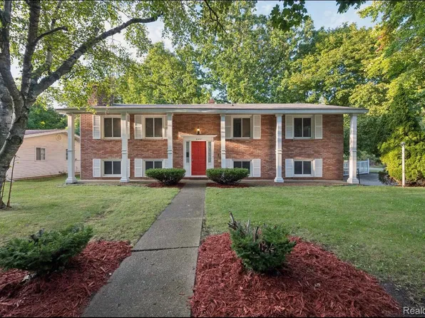 4417 Greenbrook Ln, Flint, MI 48507