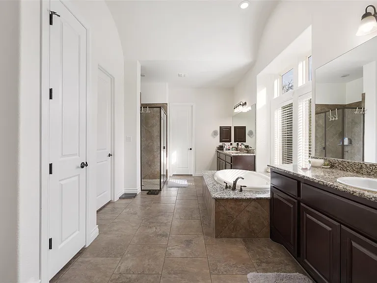 415 Bitterroot Ln — Photo 17