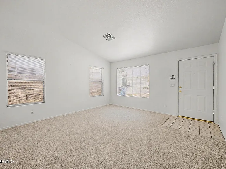 1407 W Bluefield Ave — Photo 2