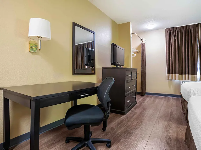 Studio Suite - 2 Full Beds