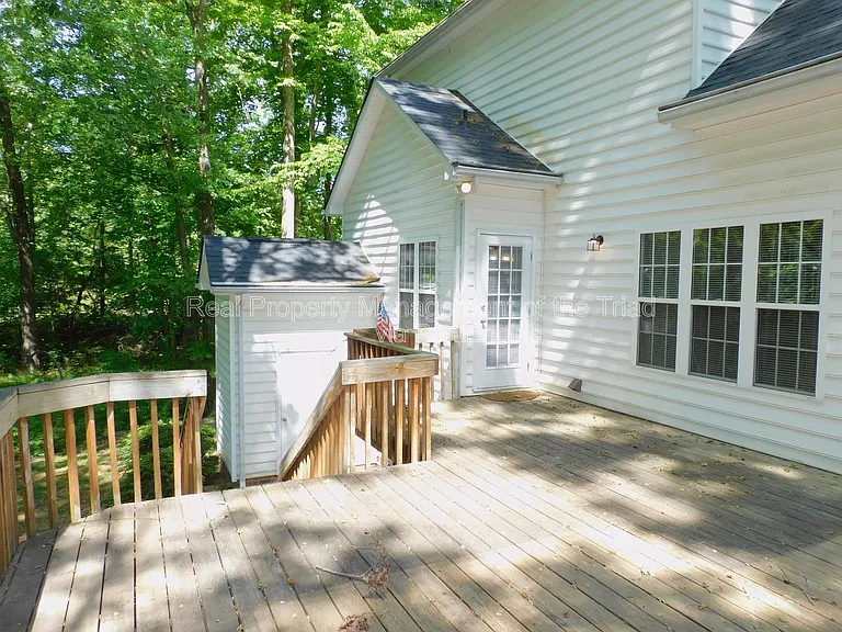 7185 Avenbury Cir — Photo 25