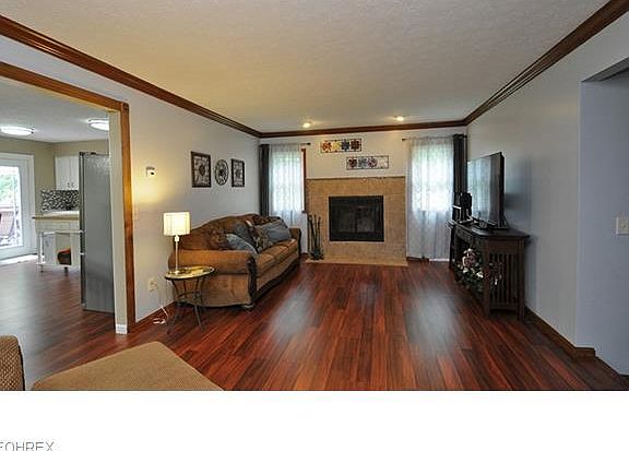 3rd image of 8614 Oakridge Dr