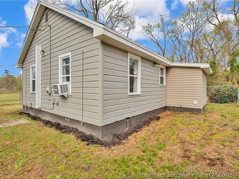 326 Hawley Ln — Photo 21